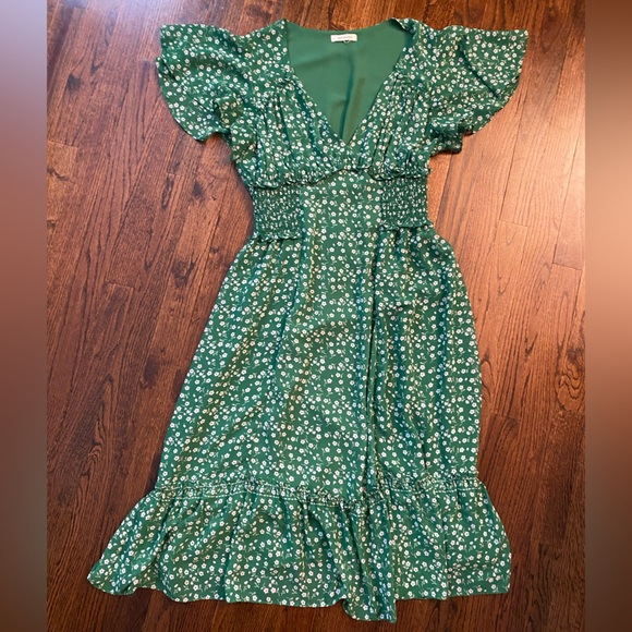 Max Studio Dresses & Skirts - Max Studio- Green Floral Midi Dress flowy lightweight spring M? SIZE TAG MISSING